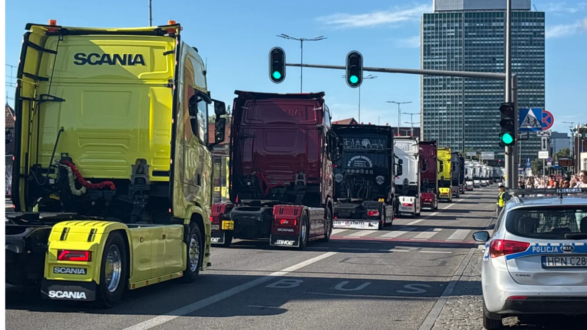 Setki ciężarówek przejechały przez Gdańsk. Tak wyglądała niezwykła parada [ZDJĘCIA]