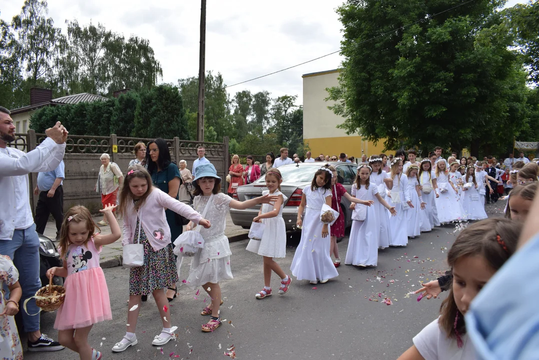 procesja Bożego Ciała w parafii Matki Bożej Dobrej Rady w Zgierzu