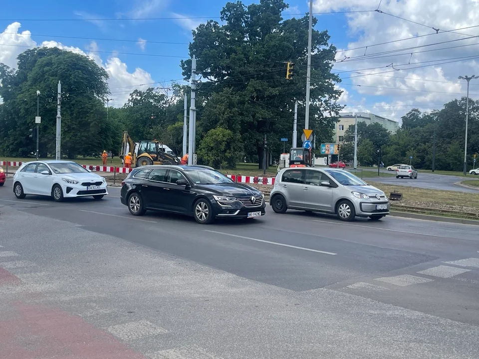 Łódź. Dodatkowe utrudnienia dla kierowców na Górnej - Zdjęcie główne