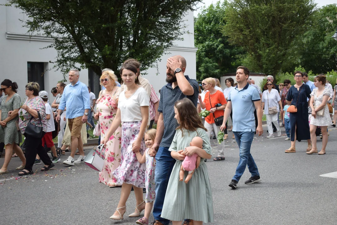 procesja Bożego Ciała w parafii Matki Bożej Dobrej Rady w Zgierzu