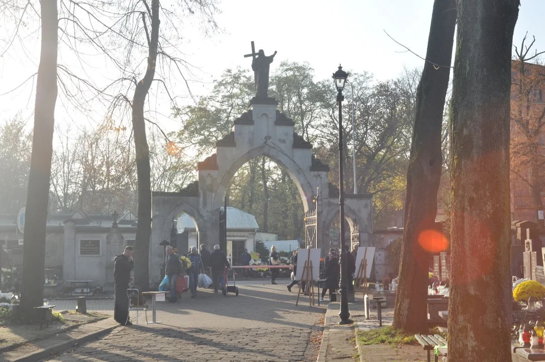 Stary Cmentarz przy ul. Ogrodowej w Łodzi 1 listopada