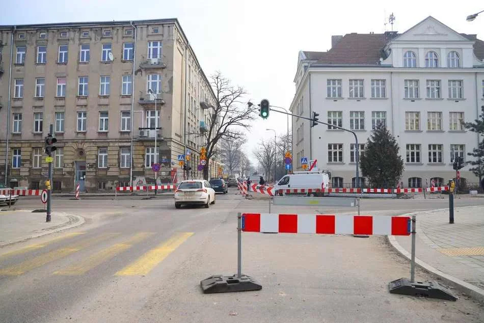 Kolejny etap przebudowy ważnej ulicy w centrum. MPK wprowadza zmiany