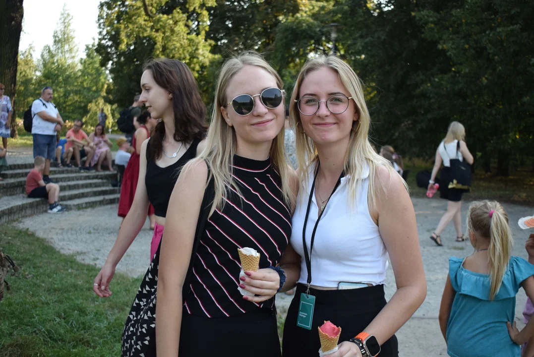 Piknik międzypokoleniowy w Parku Ocalałych w Łodzi