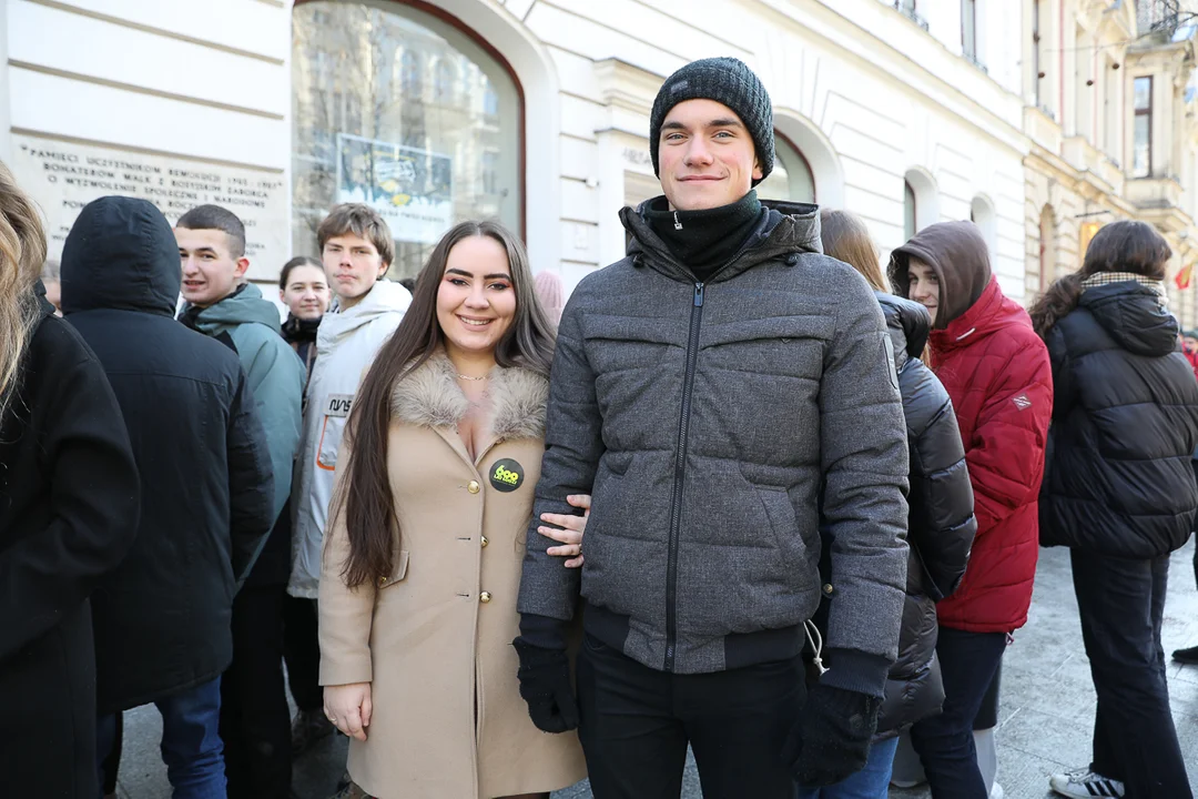 Polonez dla Łodzi. Maturzyści zatańczyli na Piotrkowskiej