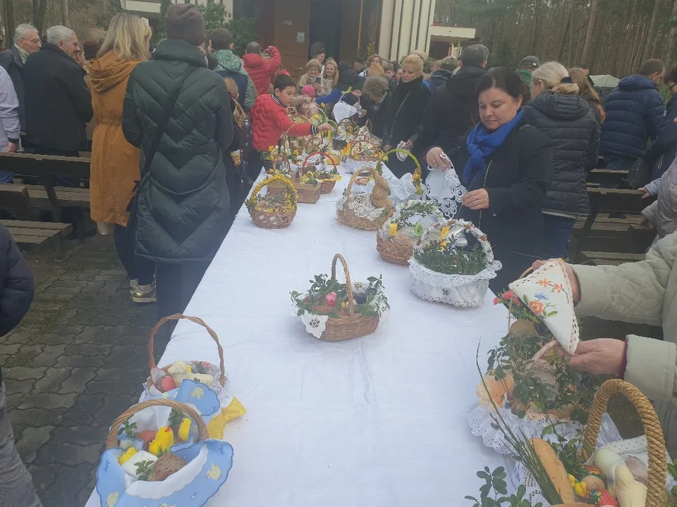 Święcenie pokarmów w Wielką Sobotę. Zobacz, pięknie udekorowane koszyczki wielkanocne [galeria]