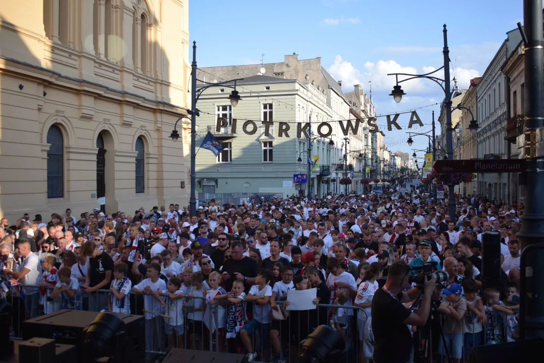 Prezentacja drużyny ŁKS-u na placu Wolności