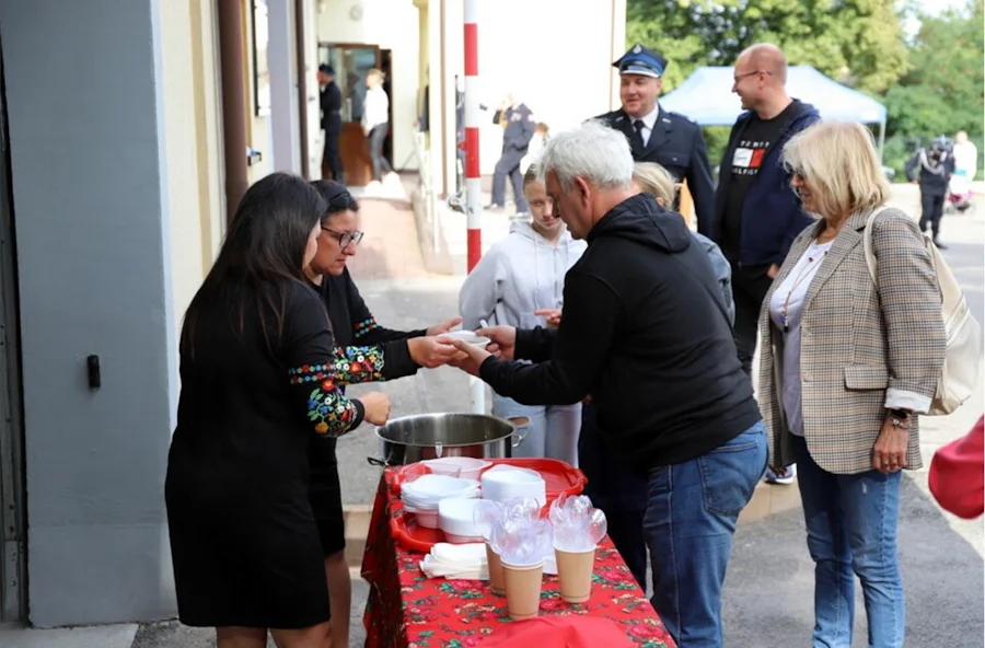 nowy wóz strażacki w Parzniewicach