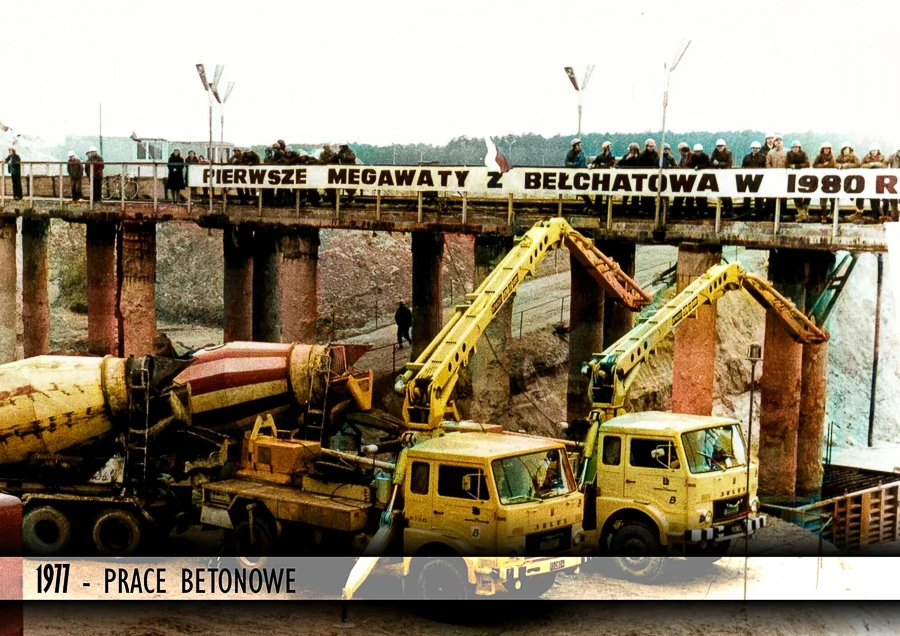 Elektrownia Bełchatów na historycznych zdjęciach. Pierwszy prąd popłynął tuż po świętach