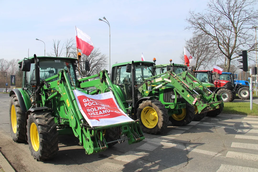 Protest rolników w Łodzi - skrzyżowanie Aleksandrowska/Szczecińska