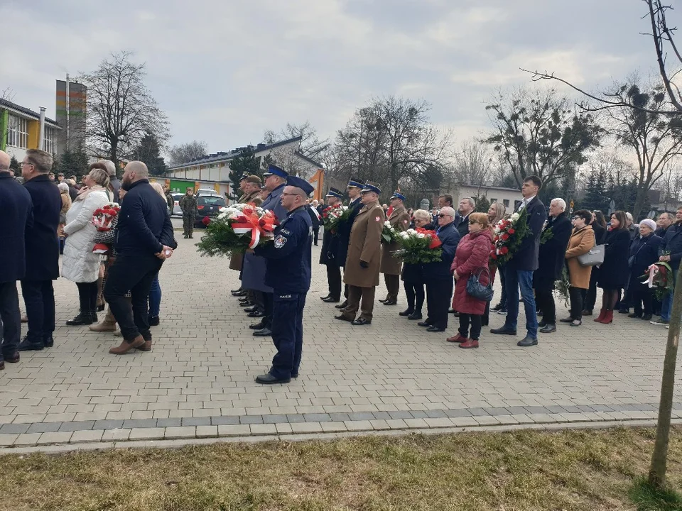 Obchody Zbrodni Zgierskiej na placu Stu straconych [zdjęcia]