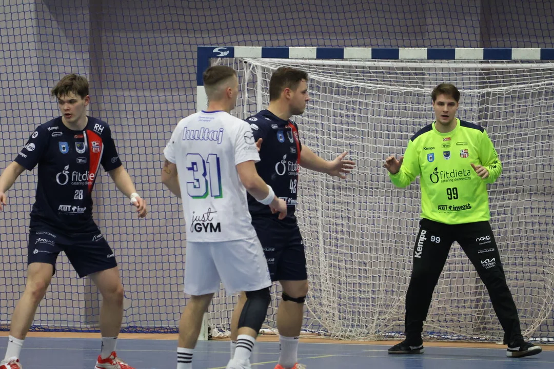 Poznańscy szyczpiorniści żegnają się z własną halą porażką