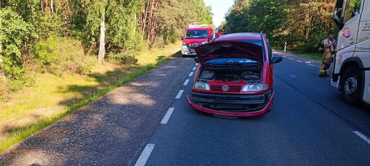 Czołowe zderzenie z udziałem pijanego kierowcy. Miał ponad 4 promile! [ZDJĘCIA] - Zdjęcie główne