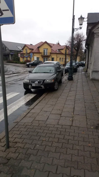 Jak parkują zgierzanie? Kolejna odsłona galerii "mistrzów". Czyżby bili się o palmę pierwszeństwa? [zdjęcia]