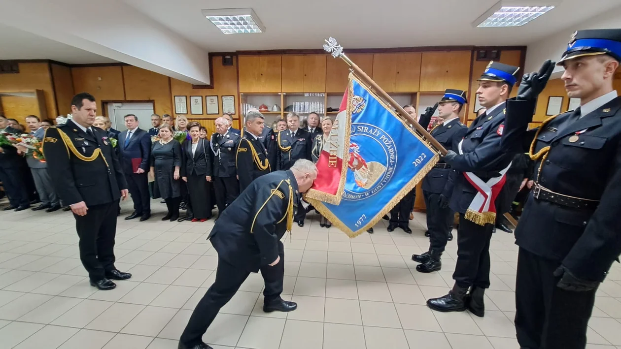 Strażacy pożegnali komendanta. Po 36 latach służby odszedł na emeryturę [FOTO] - Zdjęcie główne