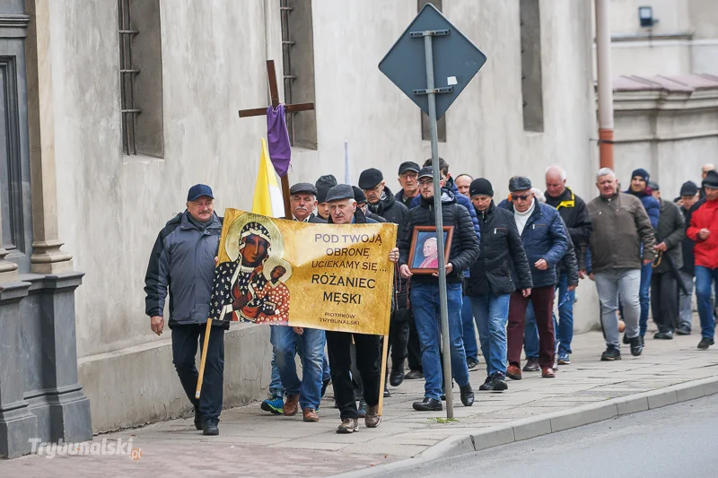 Męski Różaniec ulicami Piotrkowa