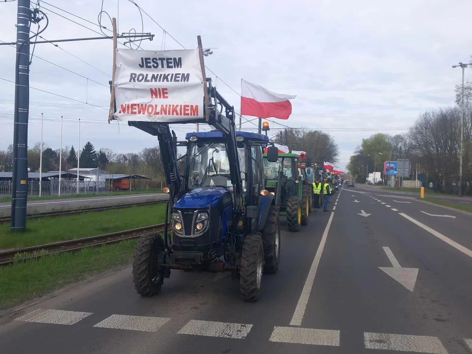 Uwaga kierowcy. Protest rolników na Aleksandrowskiej. Przyjechali najbogatsi?