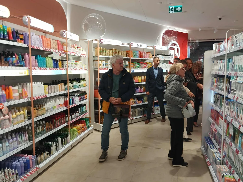 Rossmann nr 2000 otwarty w Łodzi. Przypomina luksusową łazienkę