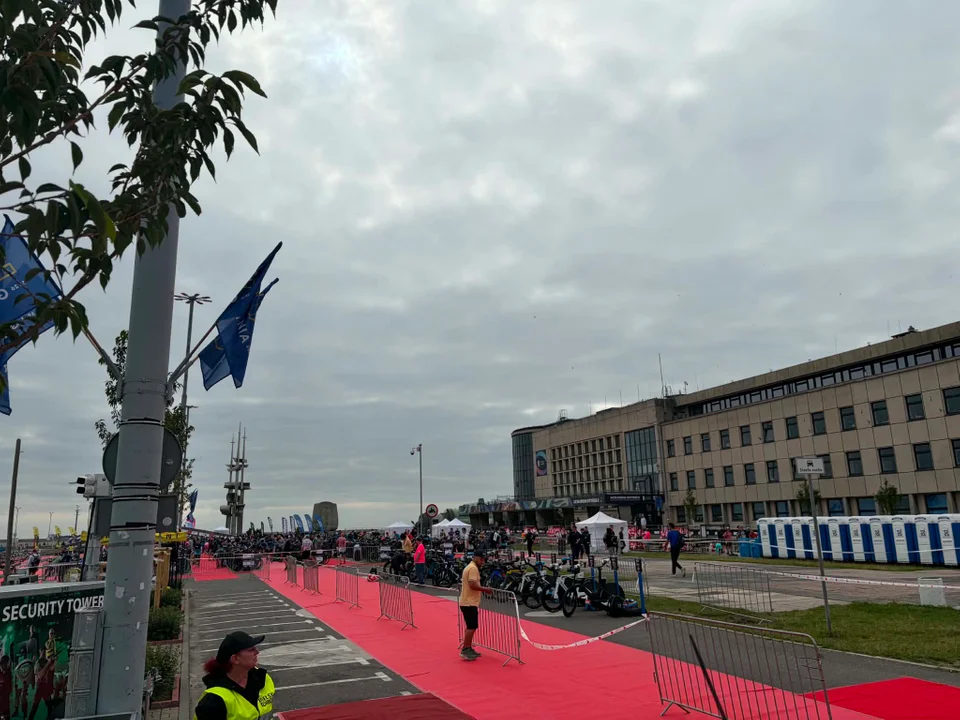 IRONMAN Gdynia trwa. Pierwsi zawodnicy już na mecie, znamy zwycięzców