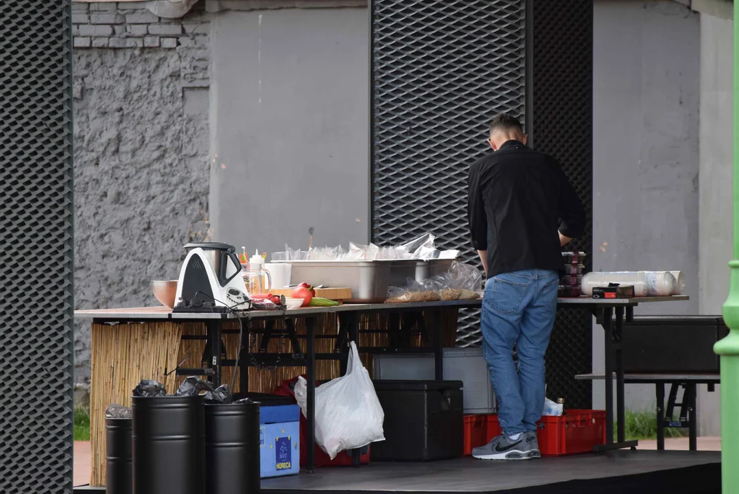 Wybitny francuski kucharz na pokazie kulinarnym w Zgierzu. Działo się przed Starym Młynem