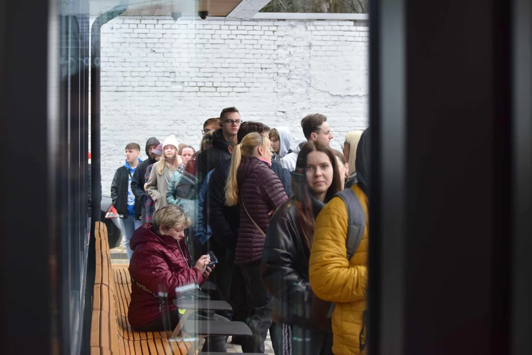 Tłumy łodzian na otwarciu restauracji MAX Premium Burgers. Tego jeszcze w Łodzi nie było [ZOBACZ ZDJĘCIA]