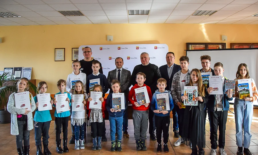 Uczniowie szkół gminy Zelów nagrodzeni. Zobacz, kto wygrał eliminacje do ogólnopolskiego konkursu [FOTO] - Zdjęcie główne