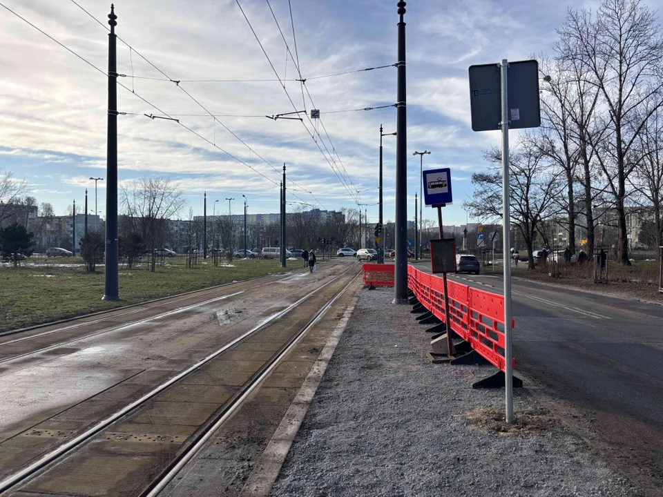 Demontaż starej kładki na łódzkiej Retkini