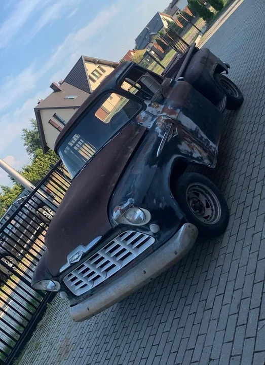 Chevy Apache 1956