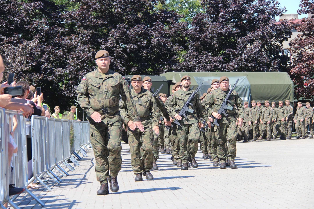 Przysięga wojskowa żołnierzy dołączających do 9 Łódzkiej Brygady Obrony Terytorialnej