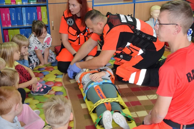 Lekcja pierwszej pomocy w zelowskim przedszkolu [FOTO] - Zdjęcie główne