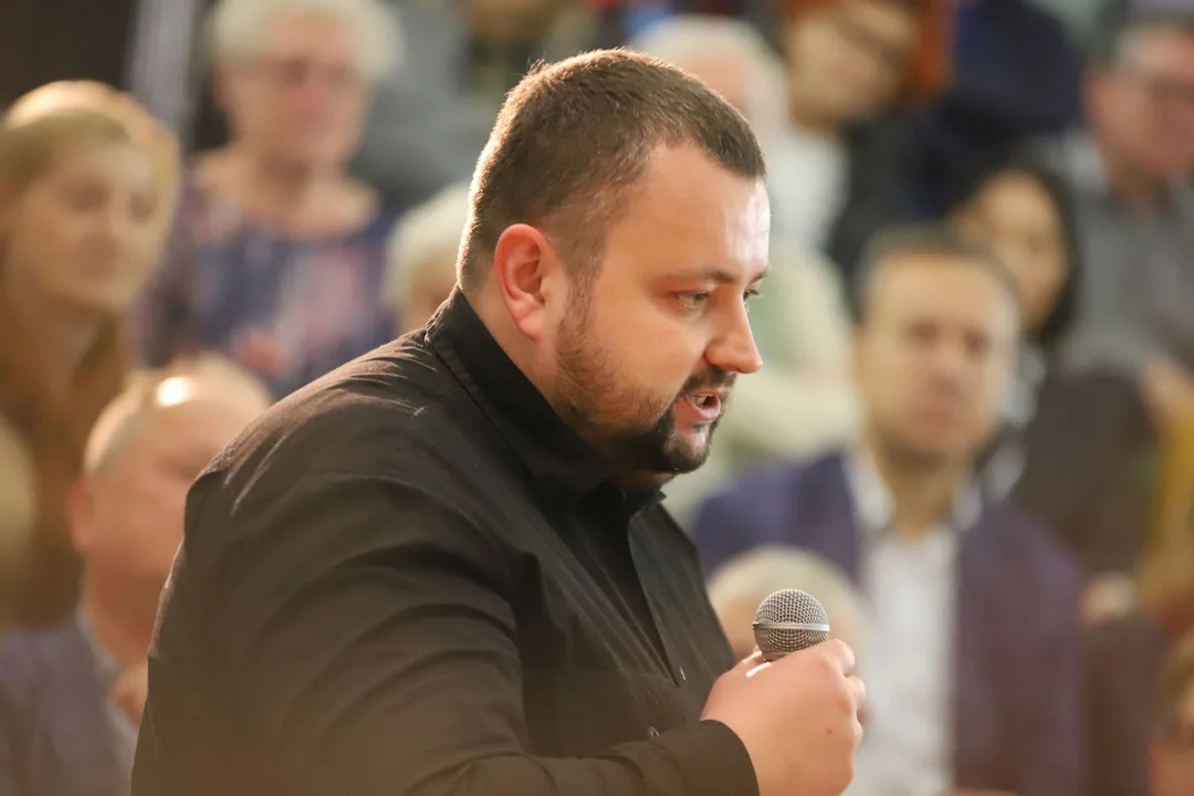 Rafał Trzaskowski i znani posłowie Koalicji Obywatelskiej spotkali się z mieszkańcami Kutna