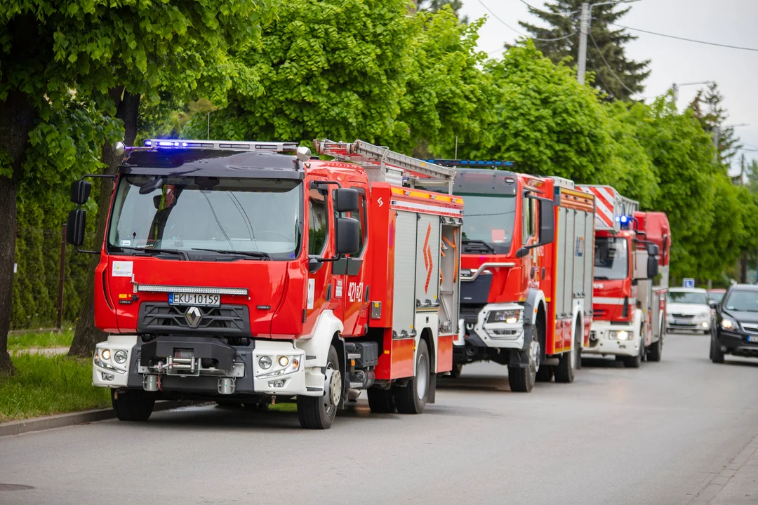 W domu wybuchł pożar, interweniują strażacy [ZDJĘCIA] - Zdjęcie główne