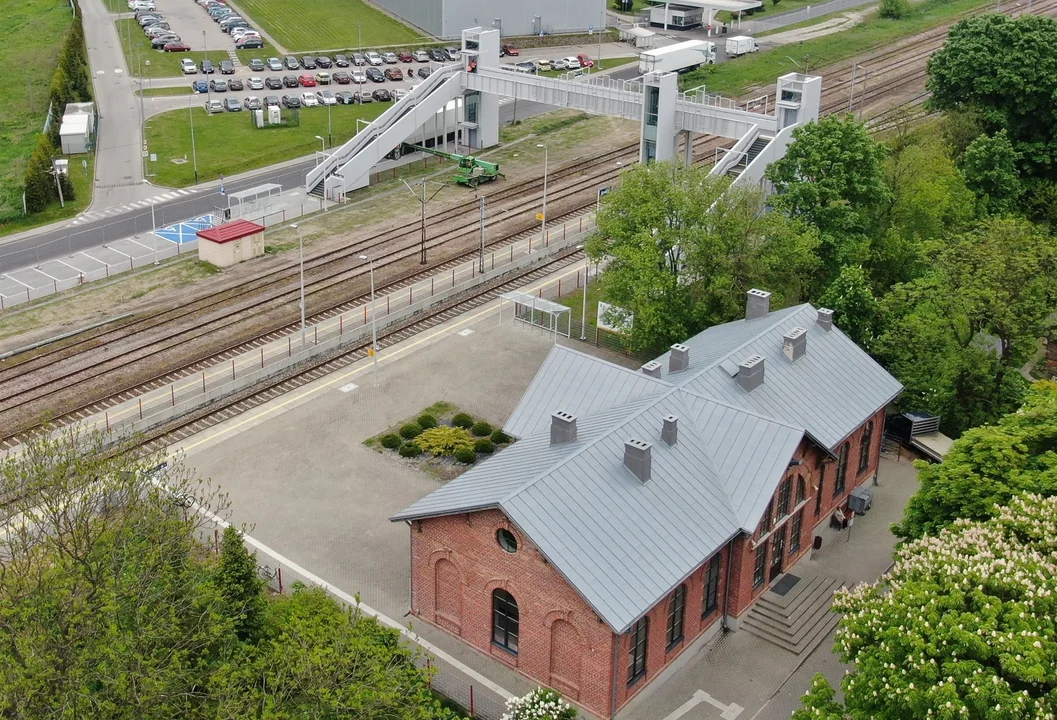 nowe kładki dla pieszych w Głownie i Strykowie