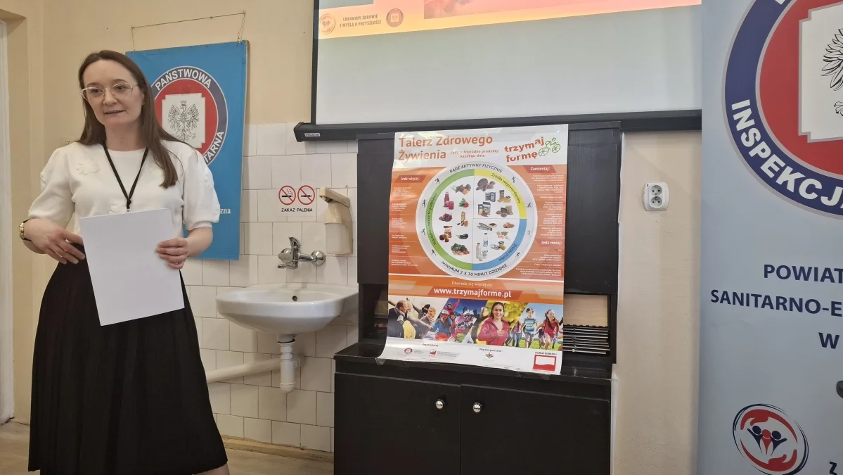 Seniorzy zajrzeli za kulisy Sanepidu. Poznali szczegóły pracy w takim miejscu (ZDJĘCIA)