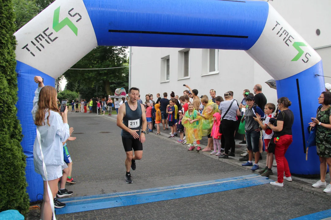 Piknik rodzinny fundacji „Daj piątaka na dzieciaka” na Bałutach