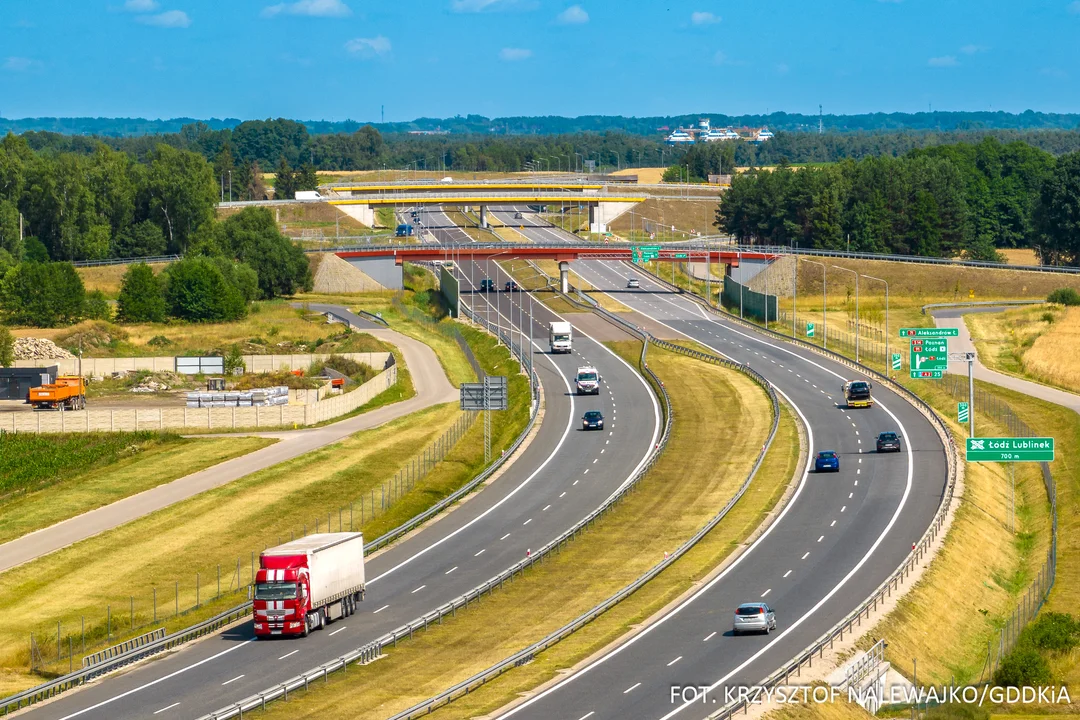 Drogi ekspresowe i autostrady w województwie łódzkim z lotu ptaka