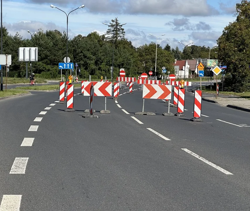 Wystartował remont nawierzchni ważnej ulicy. Ogłoszono zmiany w organizacji ruchu. Jak ominąć utrudnienia? - Zdjęcie główne