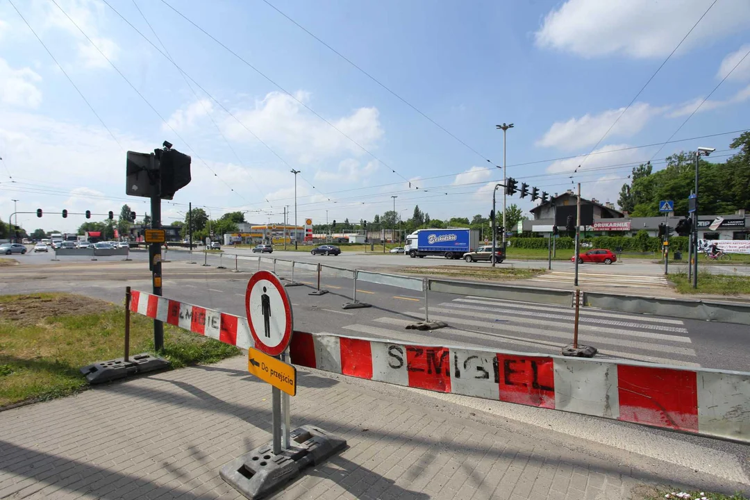 Po alei Włókniarzy zamiast tramwajem, pojedziemy autobusem zastępczym