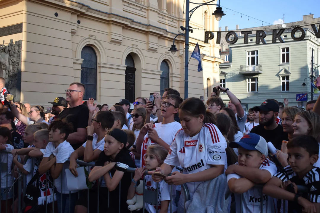 Prezentacja drużyny ŁKS-u na placu Wolności