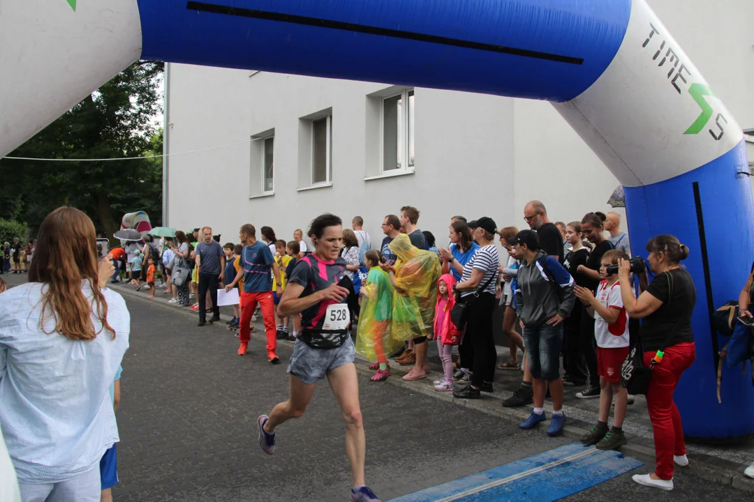 Piknik rodzinny fundacji „Daj piątaka na dzieciaka” na Bałutach