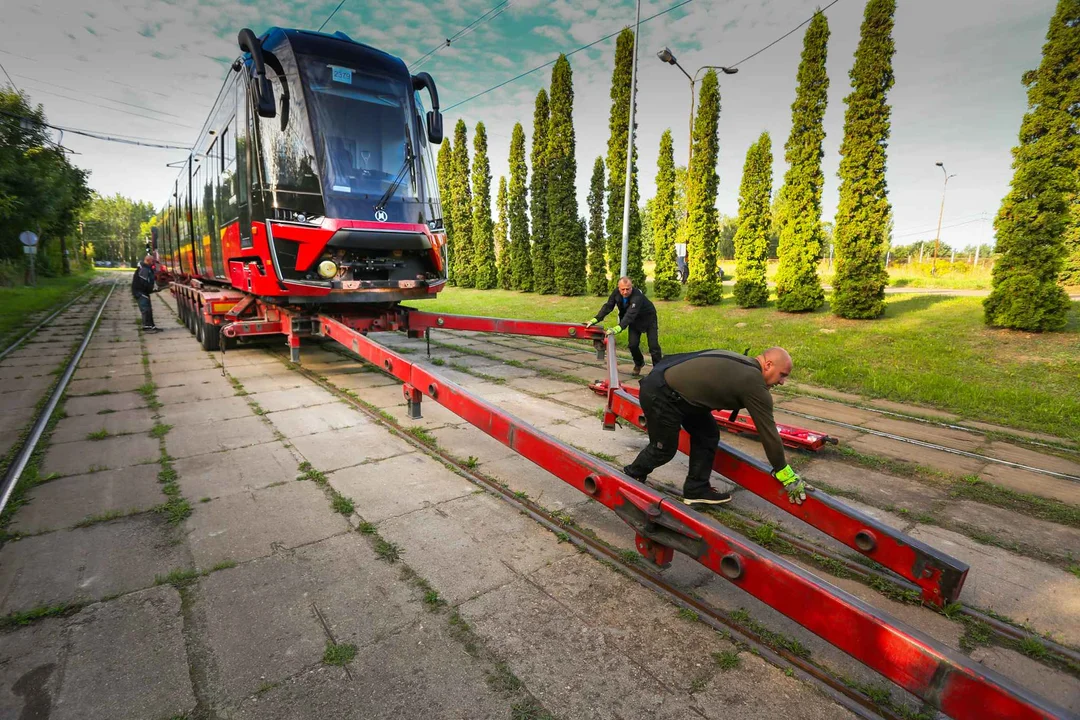 Nowe tramwaje Moderus Gamma docierają do Łodzi