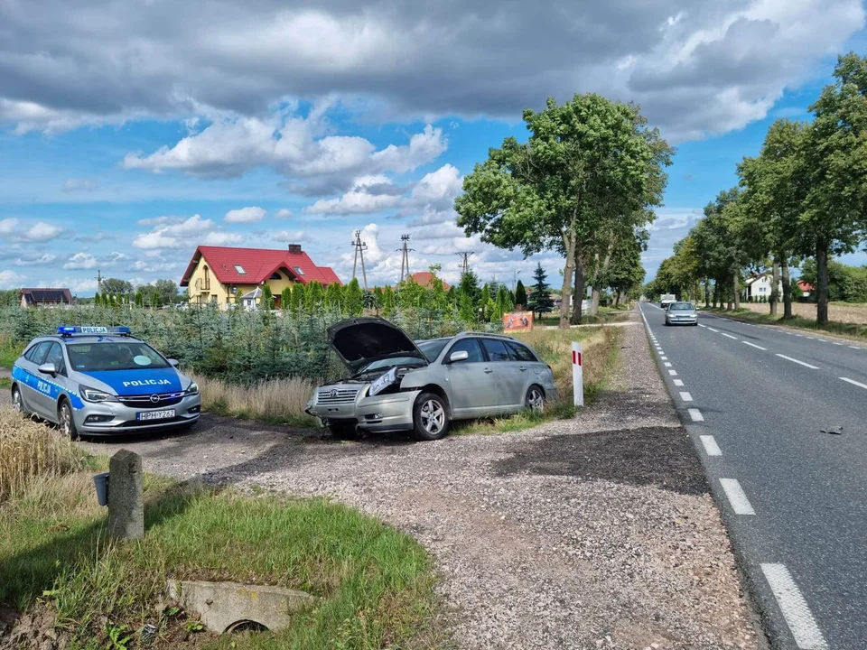 Tragedia była o włos. Mężczyzna zasnął za kierownicą - Zdjęcie główne