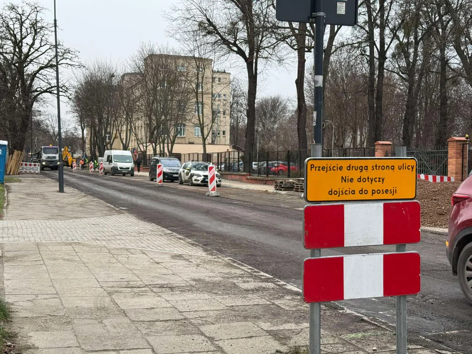 Utrudnienia w Łodzi. Wciąż trwa remont Tymienieckiego i Sienkiewicza