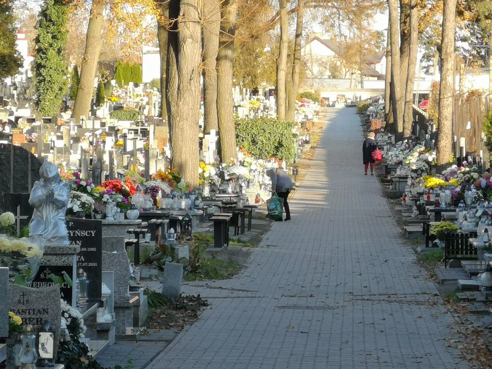 Odwiedziliśmy z aparatem nekropolię przy ul. ks. Skargi