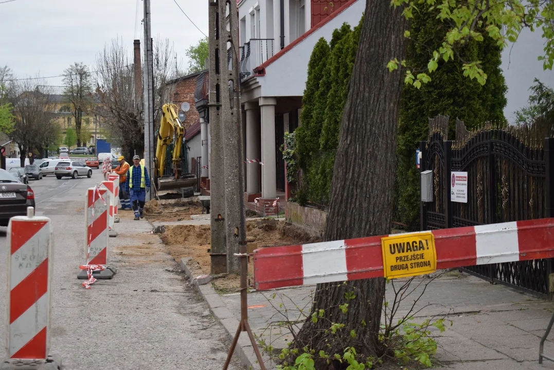 Remonty chodników w Zgierzu. Które ulice obejmie? [ZDJĘCIA] - Zdjęcie główne