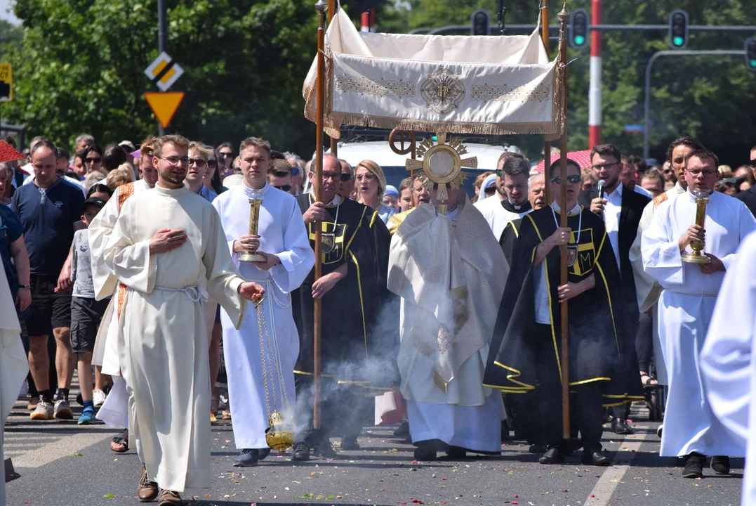 Procesje Bożego Ciała przeszły ulicami Łodzi