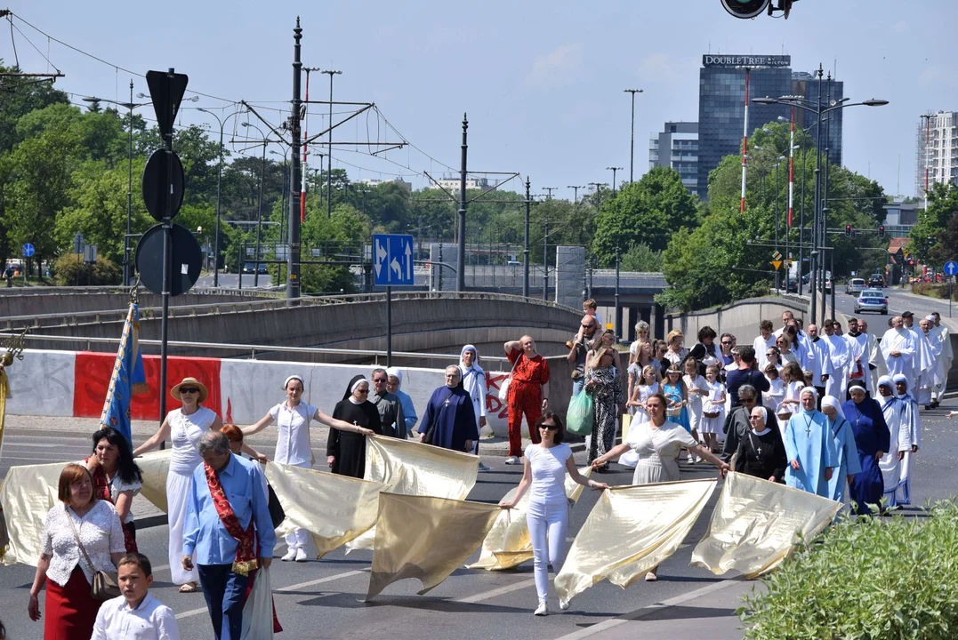 Procesje Bożego Ciała przeszły ulicami Łodzi