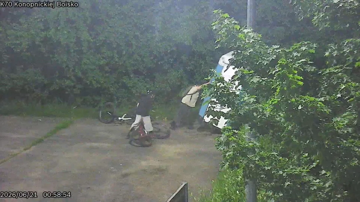 Brutalny atak na TOI TOI na Pomorzu. 14 latek nie dawał za wygraną