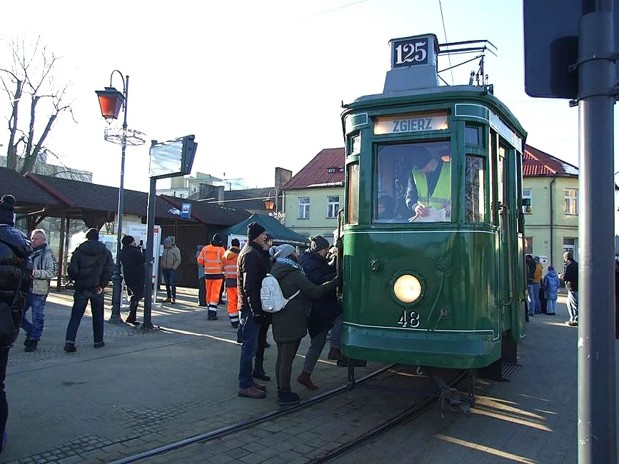 Duma Zgierza ma 125 lat. Tłumy szturmowały zabytkowe tramwaje - Zdjęcie główne