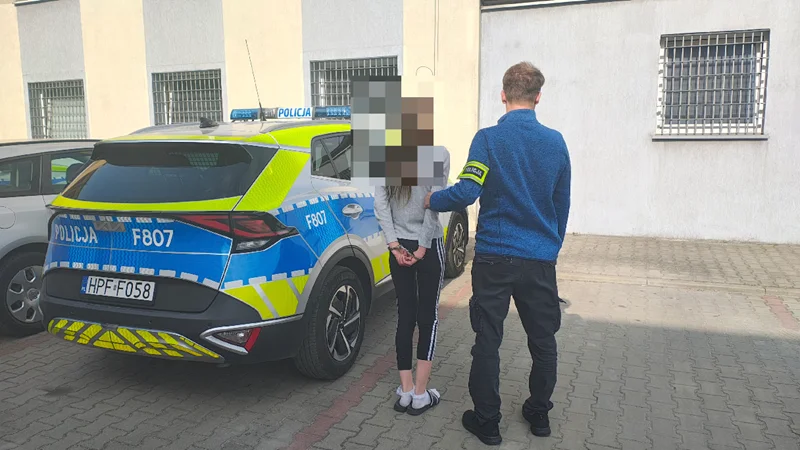 Trzy osoby zatrzymane. Policja zabezpieczyła narkotyki (ZDJĘCIA)