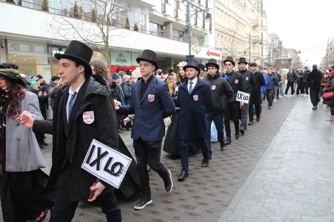 Polonez dla Łodzi 2024 na ul. Piotrkowskiej w Łodzi